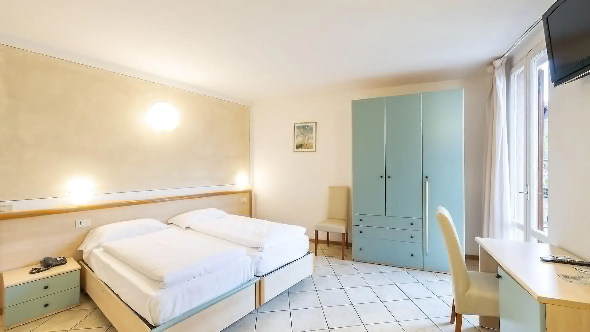 לימונה סול גרדה Hotel All'Azzurro לימונה סול גרדה