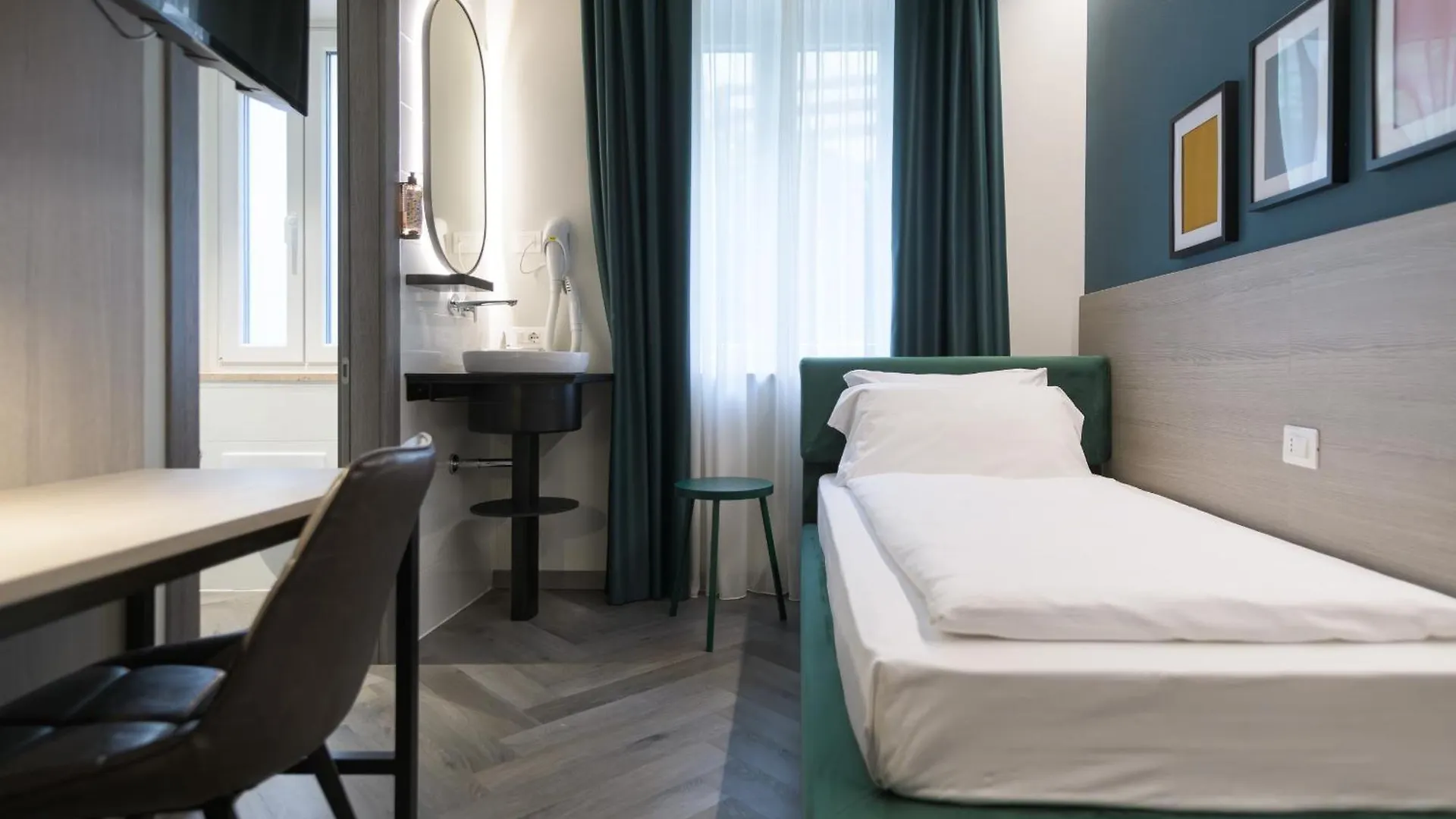 לימונה סול גרדה Hotel All'Azzurro  לימונה סול גרדה