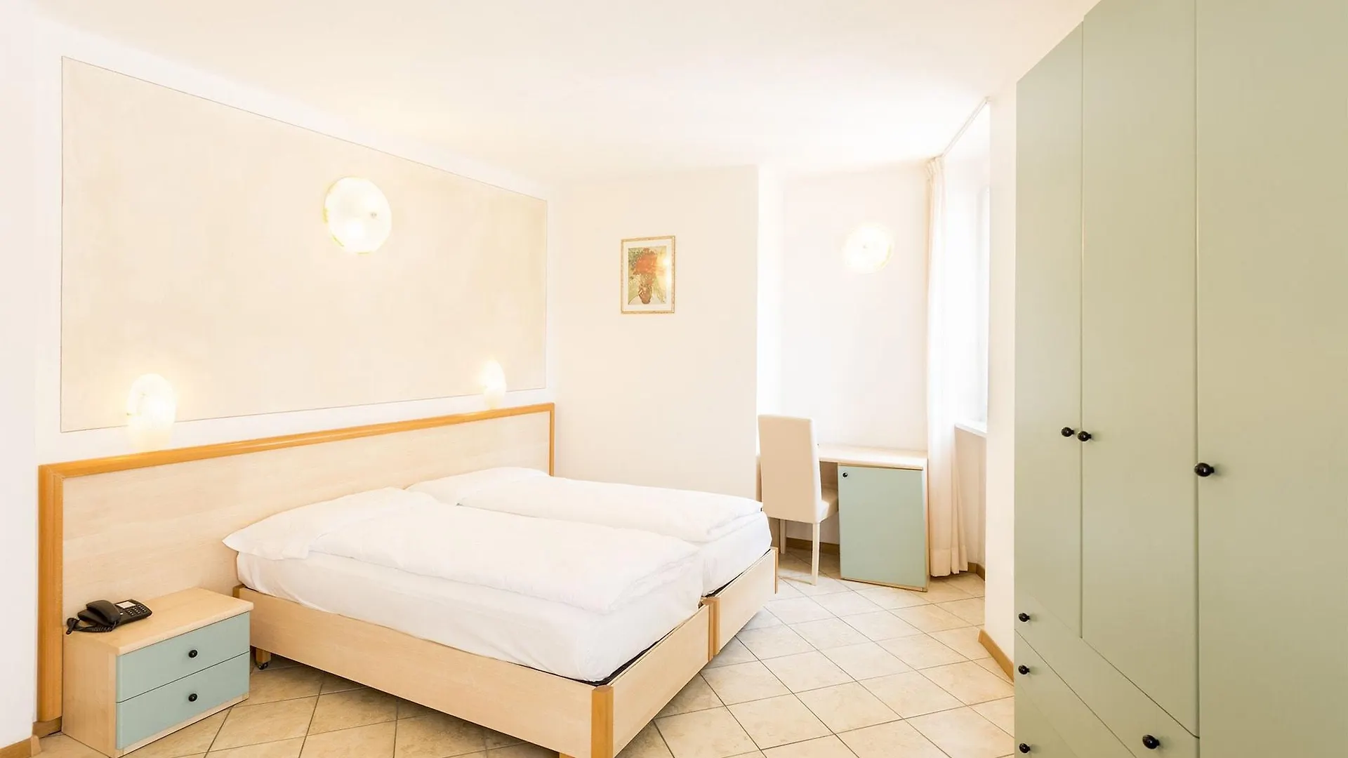 Hotel all'Azzurro Limone sul Garda 4*,  Italia